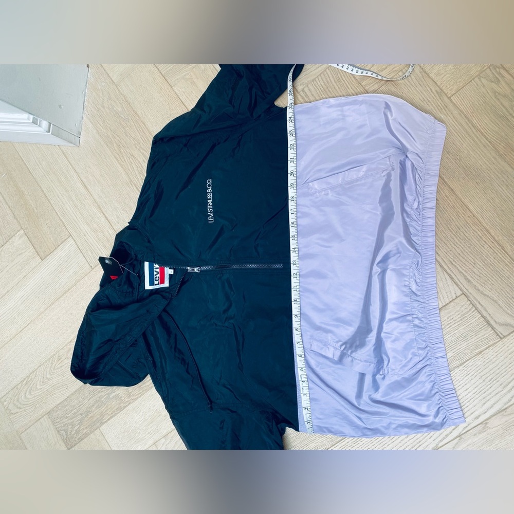 Levi Colorblocked Pullover Jacket - Picture 11 of 11